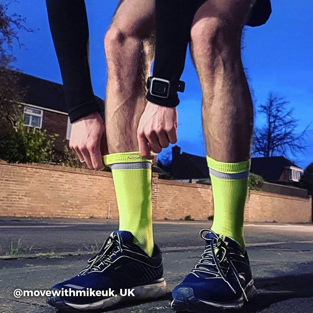 Proviz Classic airfoot running or cycling socks mid length with reflective band. Moisture wicking and breathabel