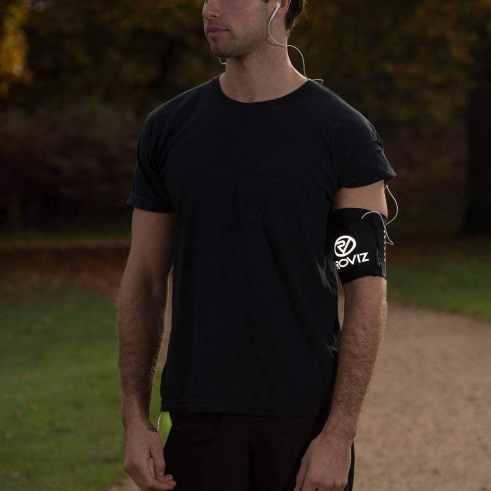 Proviz Fumble reflecitve phone arm pocket storage with reflective details. For running, walking and exercising.