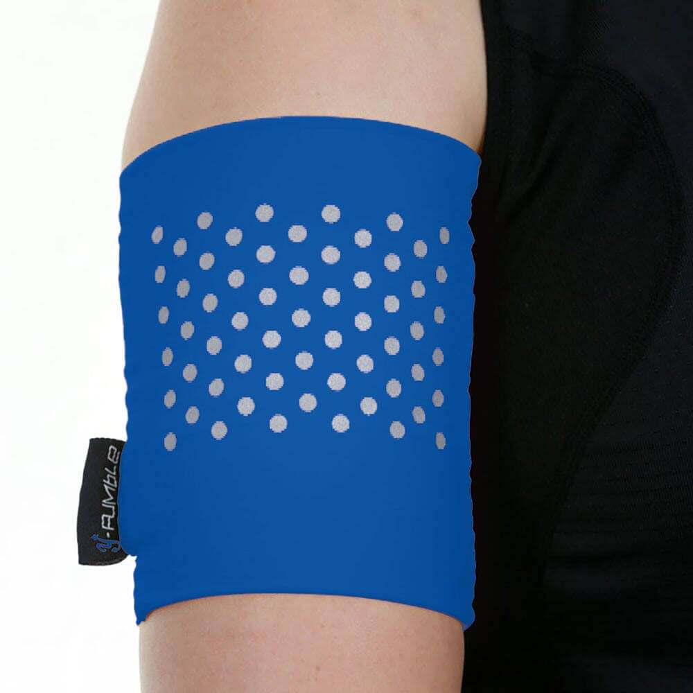 Proviz Fumble reflecitve phone arm pocket storage with reflective details. For running, walking and exercising.