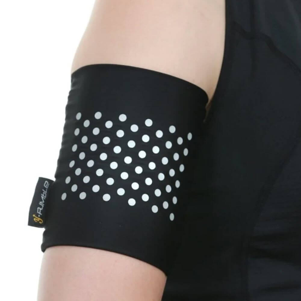 Proviz Fumble reflecitve phone arm pocket storage with reflective details. For running, walking and exercising.