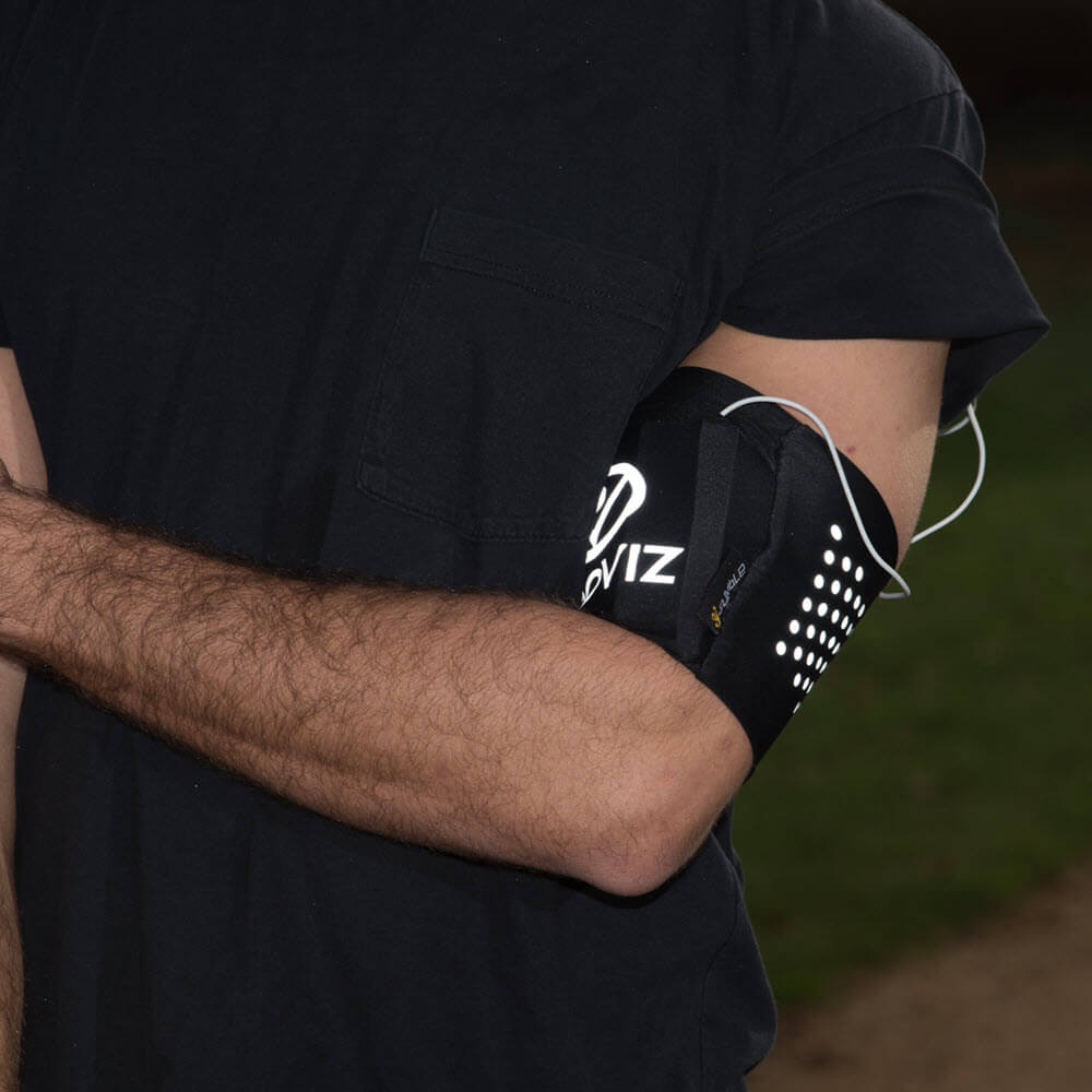 Proviz Fumble reflecitve phone arm pocket storage with reflective details. For running, walking and exercising.